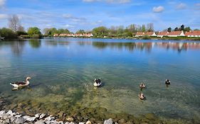 Maison au bord de lac